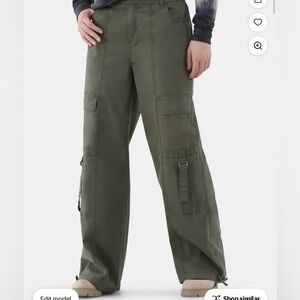 No Boundaries Green Cargo Parachute Pants, 29” Inseam (Size L)